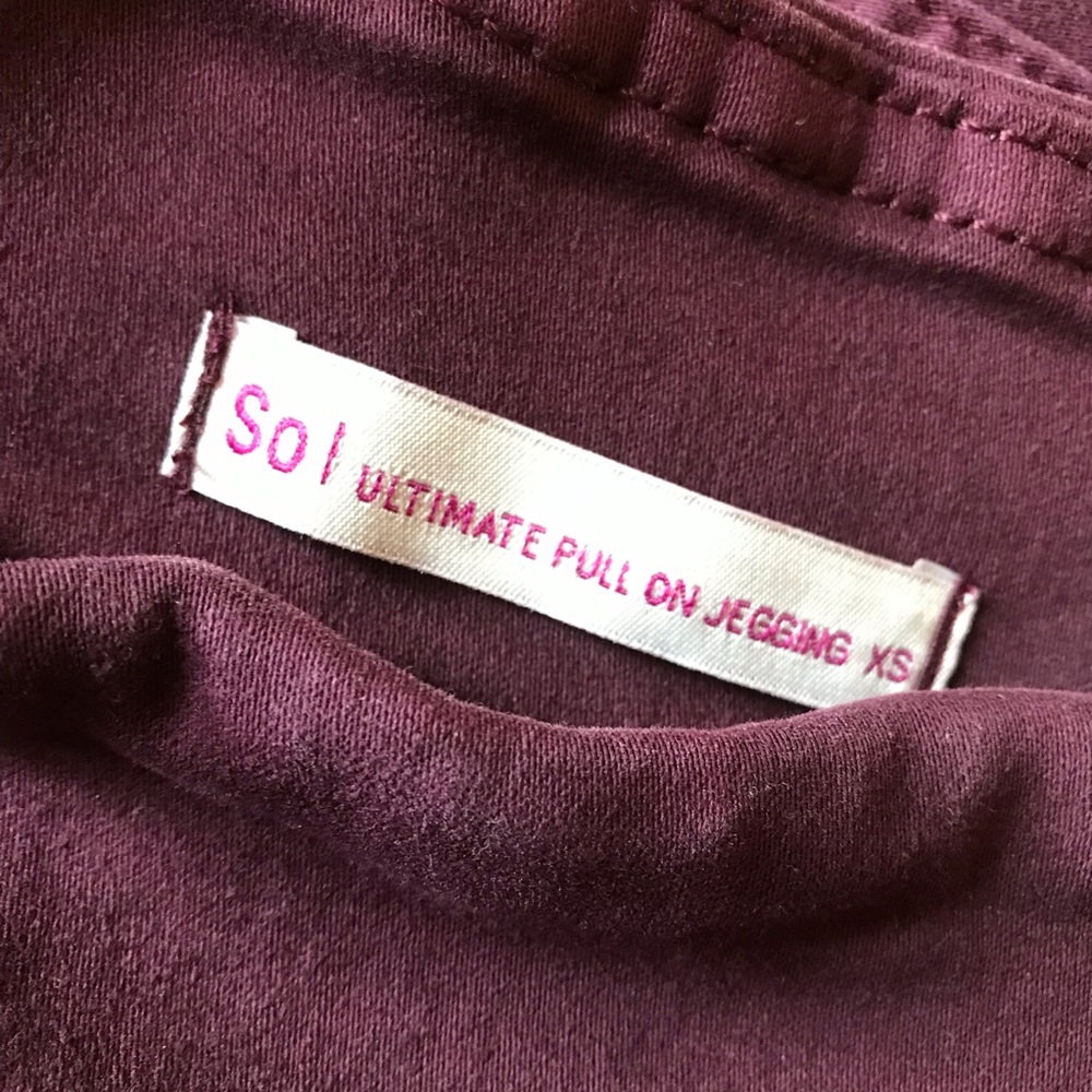 SO Jeggings NEW Womens XS Extra Small Maroon Super Stretch Skinny Mid Rise - Picture 3 of 12